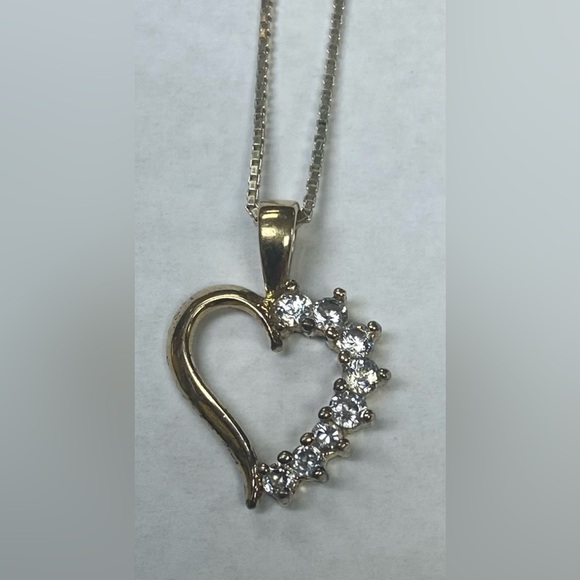 GOLD OVER SILVER .925 CZ HEART PENDANT WITH CHAIN TOTALY GORGEOUS - Picture 1 of 3
